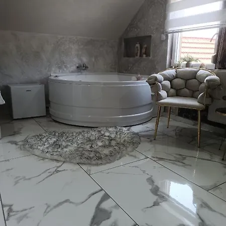 Apartment Jacuzzy Andjela Subotica